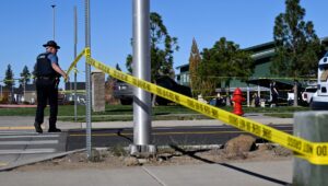 En Estados Unidos, un adolescente mata a tres niños y a un profesor en un colegio antes de recibir un disparo