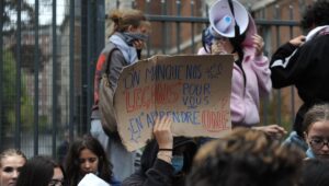 Estudiantes y estudiantes de secundaria convocaron este jueves al “segundo acto” de la movilización, el gobierno anuncia una “plataforma de consulta”