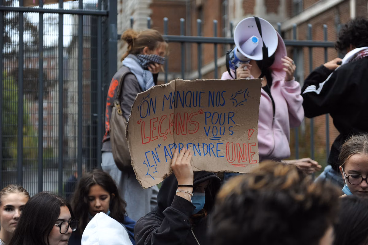 Estudiantes y estudiantes de secundaria convocaron este jueves al “segundo acto” de la movilización, el gobierno anuncia una “plataforma de consulta”