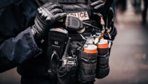 Fotógrafo gravemente herido el 17 de octubre por una granada policial: se abre una investigación del IGPN