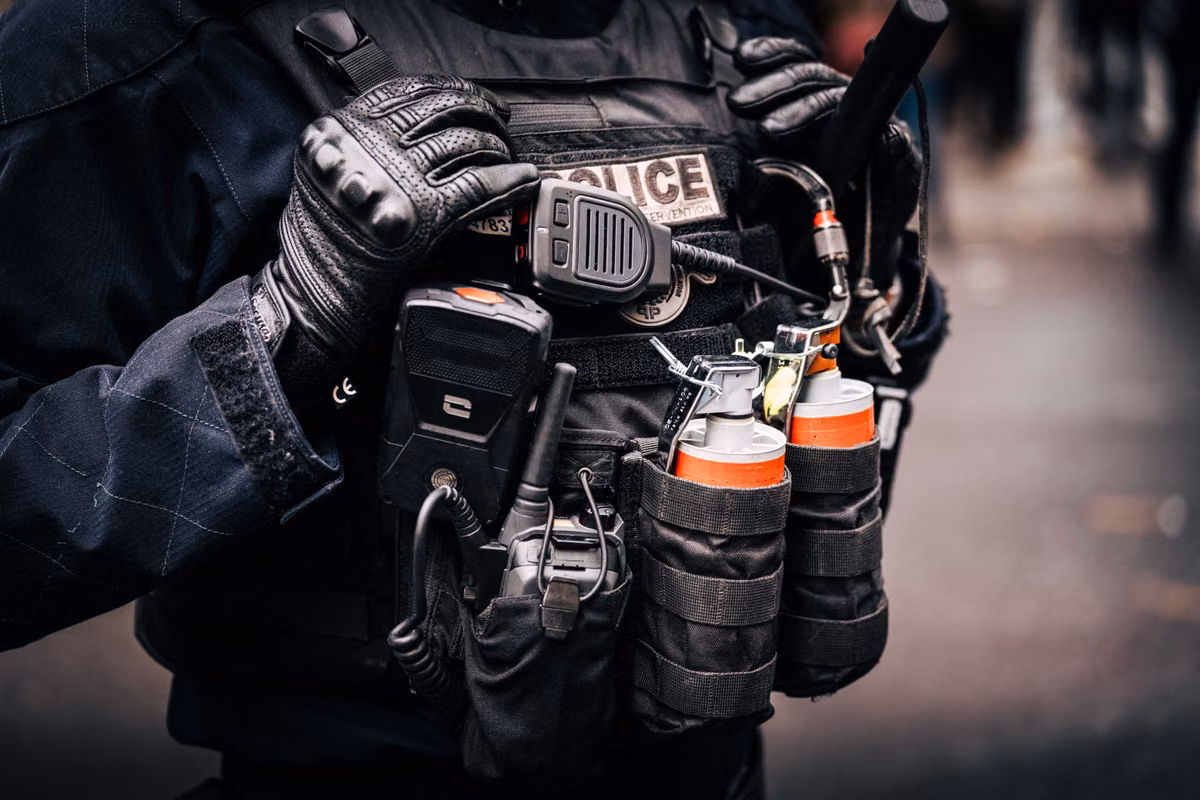 Fotógrafo gravemente herido el 17 de octubre por una granada policial: se abre una investigación del IGPN