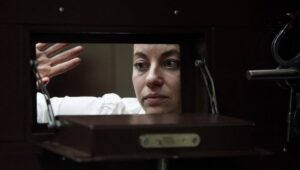 Hay que salvar a la poeta rusa Jenia Berkovitch, encarcelada desde el verano de 2024