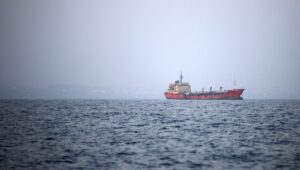 La reapertura del Estrecho de Ormuz aún no es para mañana