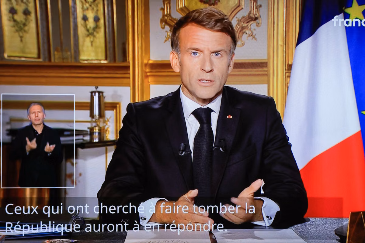 “Los últimos suspiros del macronismo”: tras el 17 de octubre, la prensa internacional ya pasa página de Macron