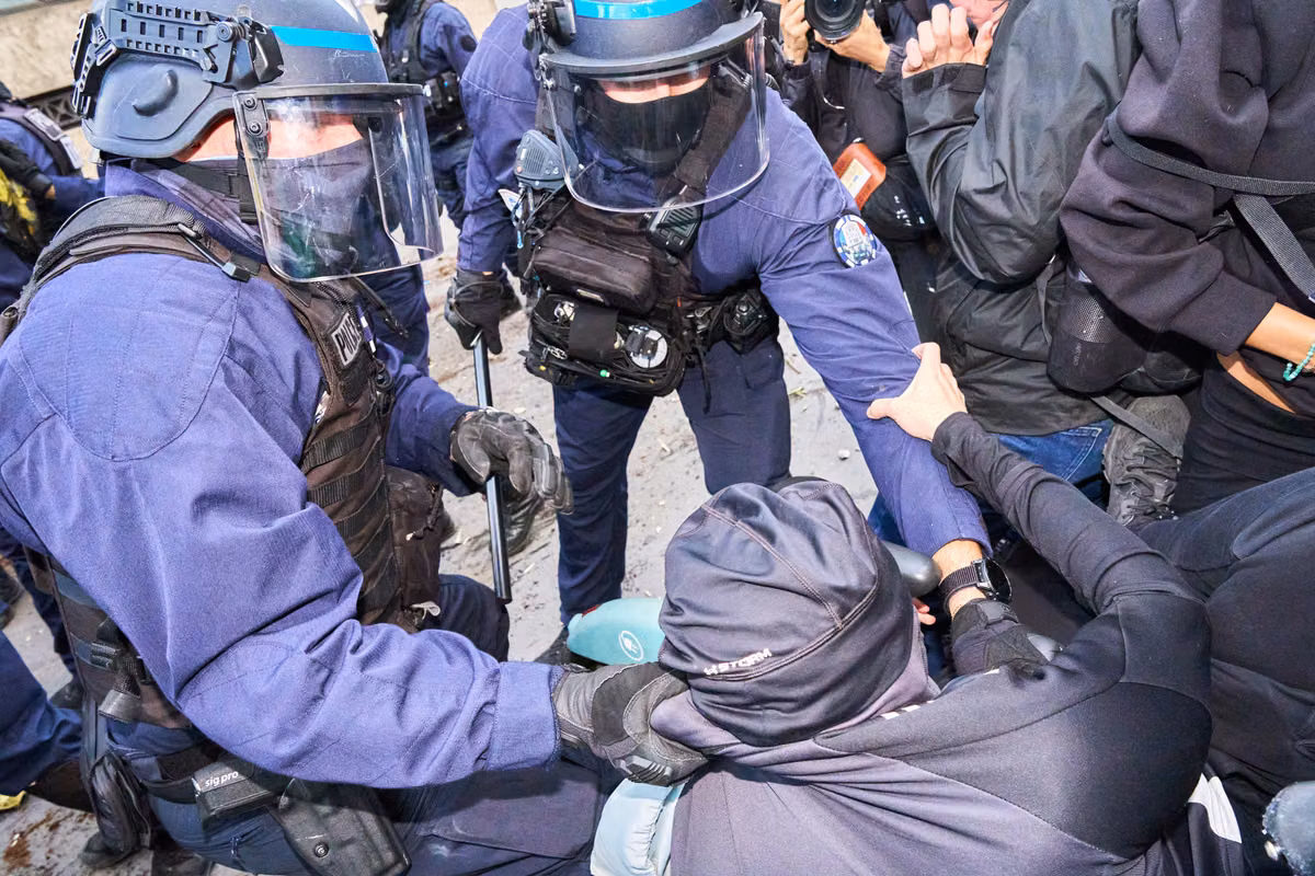Más de 200 estudiantes de secundaria heridos, 24 investigaciones abiertas por el IGPN, 6.800 personas detenidas... Historia de una semana de represión policial