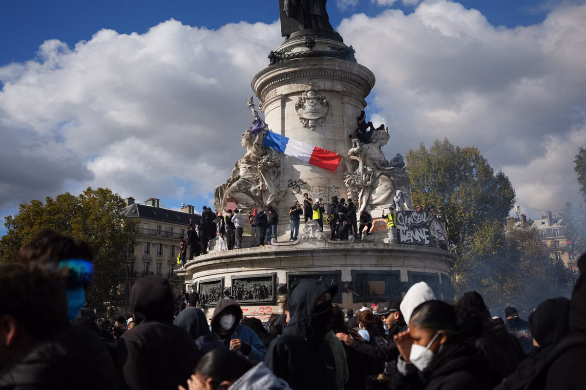 Muerte de un manifestante el 17 de octubre: paro cardiorrespiratorio, denuncia ante el IGPN... Lo que sabemos