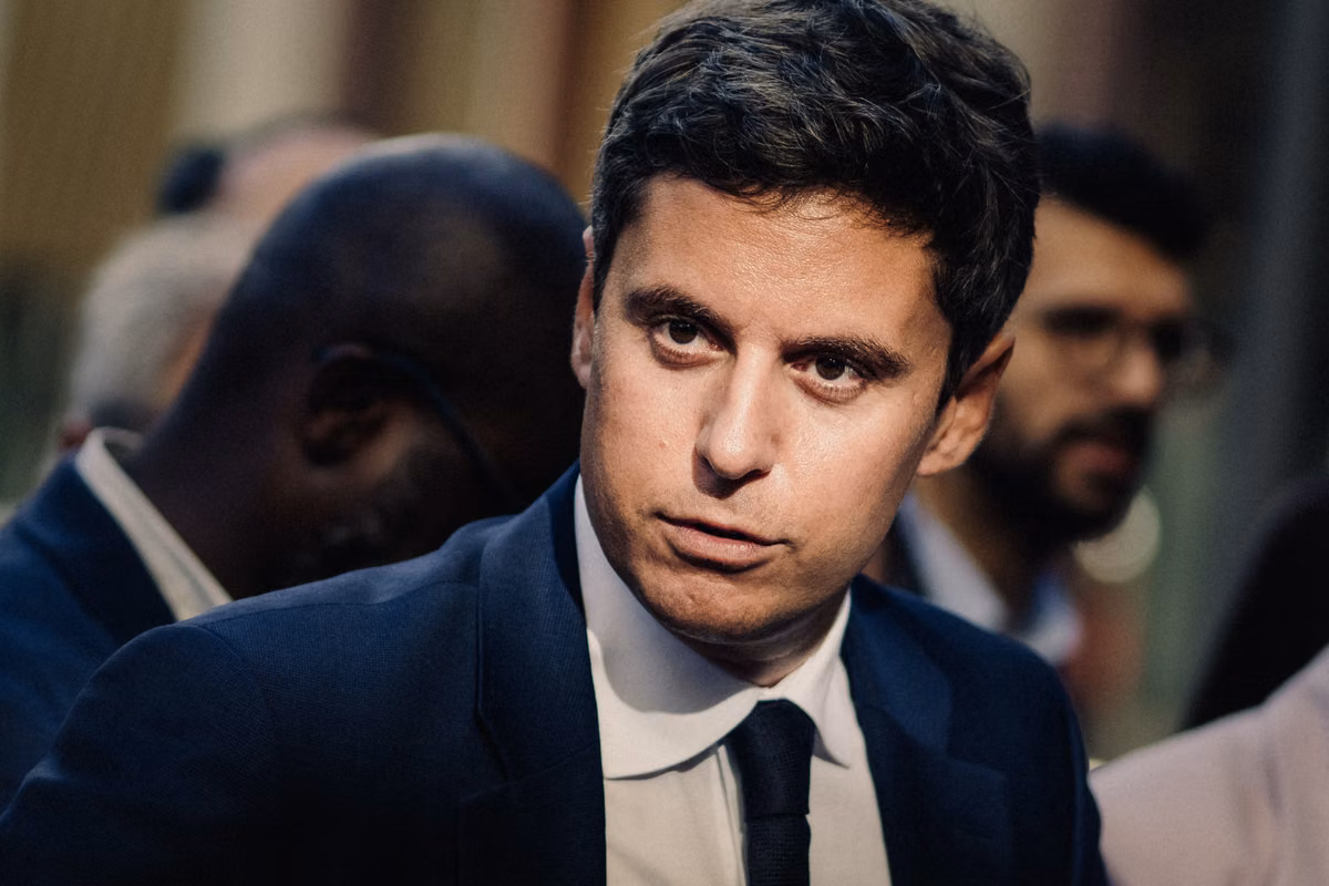 Por qué Attal pide una “gran coalición” que incluya a la izquierda socialdemócrata y la derecha republicana