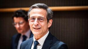 Tiempo de palabra, retransmisiones nocturnas, podcasts… ¿Cómo pretende Arcom aplicar el pluralismo durante las elecciones presidenciales?