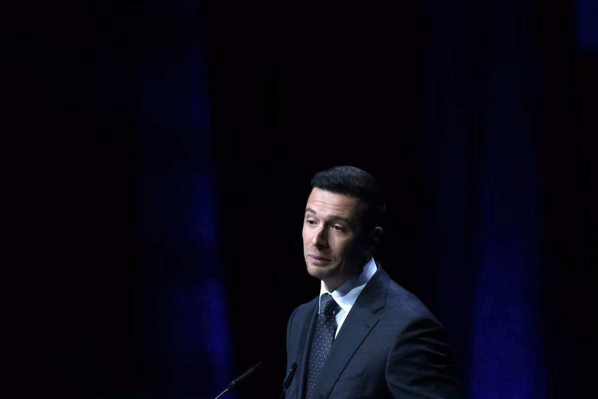 Tras el ataque racista en Trappes, Jordan Bardella es blanco de la izquierda por viejas declaraciones