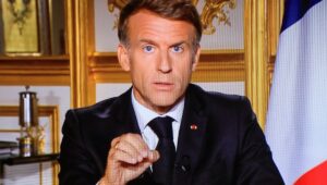 “Vergüenza”, “ira” y llamado a la calma: lo que dijo Emmanuel Macron tras los hechos del 17 de octubre